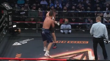 Сотворил сенсацию: украинский боксер избил россиянина в РФ, видео