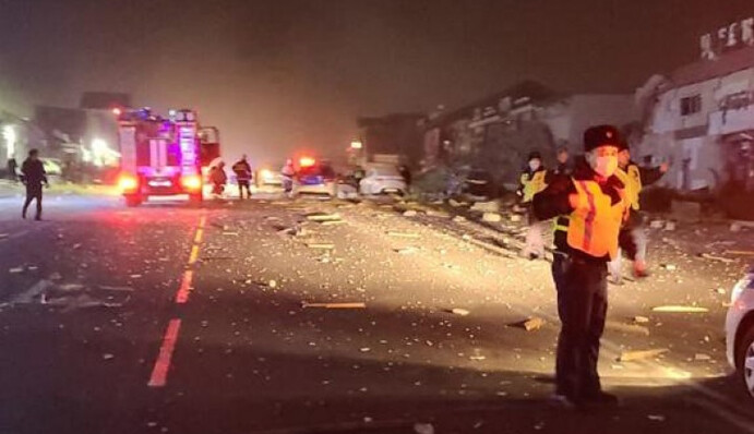 ЧП в Казахстане: мощный взрыв уничтожил кафе - фото и видео