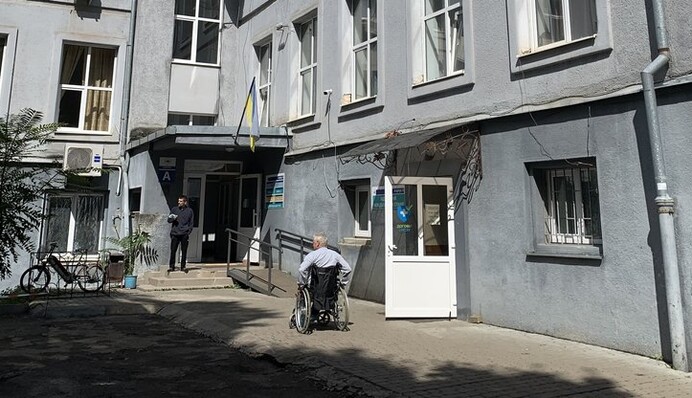 Нічна стрілянина на Закарпатті: двоє молодих хлопців отримали поранення