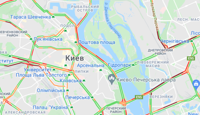 Київ паралізували серйозні пробки на під'їздах до мостів: карта