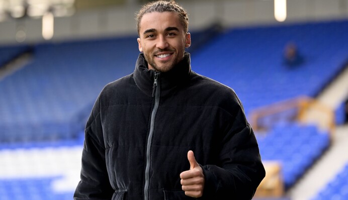 Шокував фанатів: зірка збірної Англії потрапив на обкладинку журналу у вбранні школярки, фото