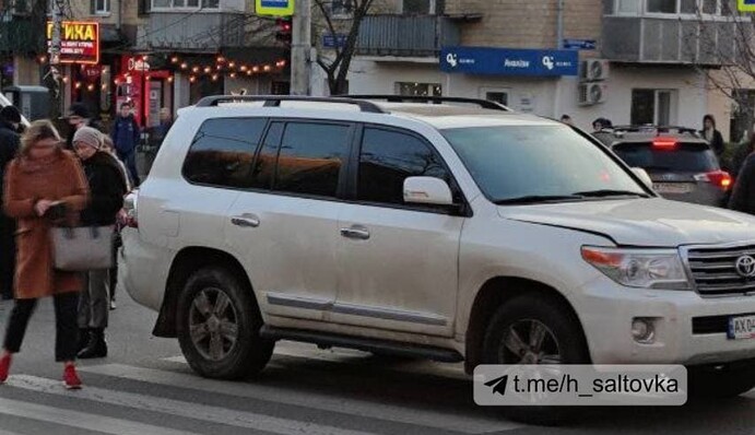 Взяв закладку, вискочив на зустрічну: у резонансній ДТП у Харкові спливли нові подробиці, відео