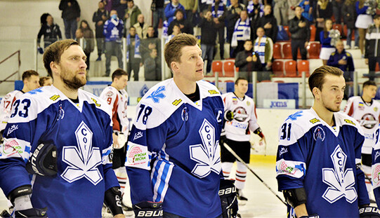 Небувалий скандал в українському хокеї: до збірної викликали сімох росіян