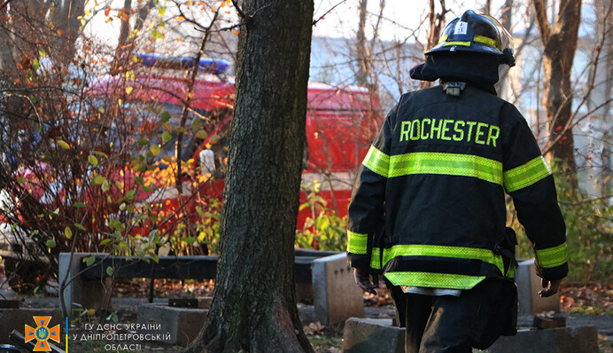 В Днепре произошел мощный пожар в многоэтажке - есть погибшие: фото и видео