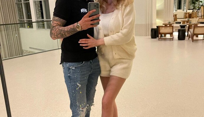 Сумма впечатляет: жена игрока сборной Украины рассказала, сколько должен зарабатывать муж