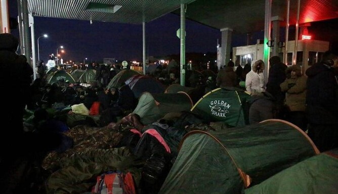 "Блокада" мігрантами КПП на польсько-білоруському кордоні: фото, відео та останні подробиці