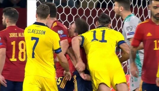 Ибрагимовича уличили в мерзком поступке во время матча: видео скандального эпизода