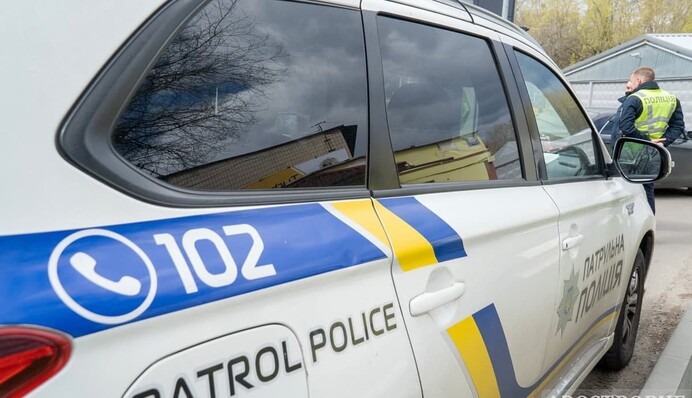 ​Невідомий із автомобіля вистрелив у чоловіка: столична поліція оголосила спецоперацію