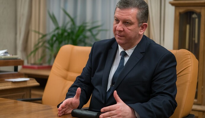 ​Обіцянки Зеленського не буде виконано: ексміністр про підвищення зарплат медикам і освітянам