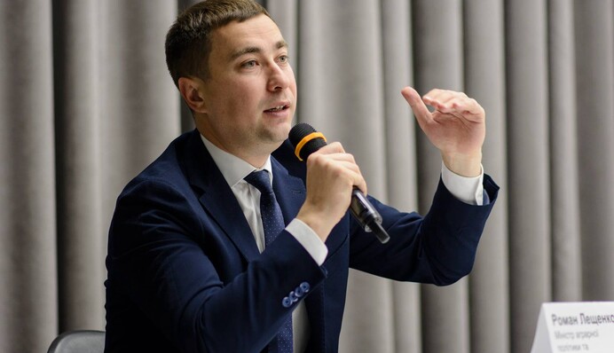 Замах на міністра Романа Лещенка: усі деталі гучної справи