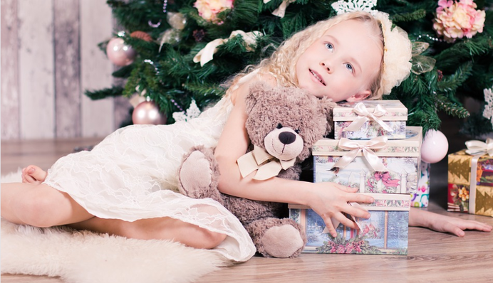 Подарки на любой возраст: что купить дочери в 