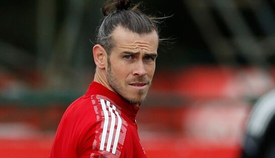 Фанаты жестко оскорбили звезду мирового футбола: видео инцидента