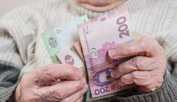 В Украине уравняют пенсии мужчин и женщин: кому и на сколько их повысят в 2022 году