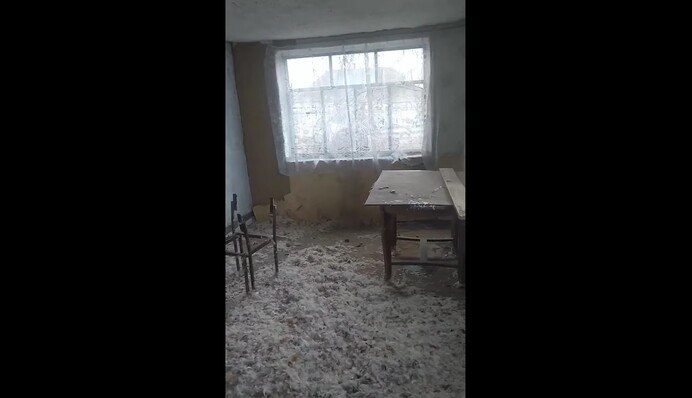 Це не фільм жахів: у мережі показали фото та відео будинку, розгромленого дітьми під Миколаєвом