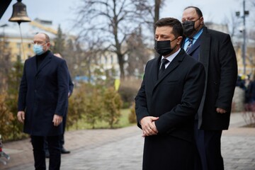 На Аллее Героев Небесной Сотни Зеленского шокировали родные погибших: видео