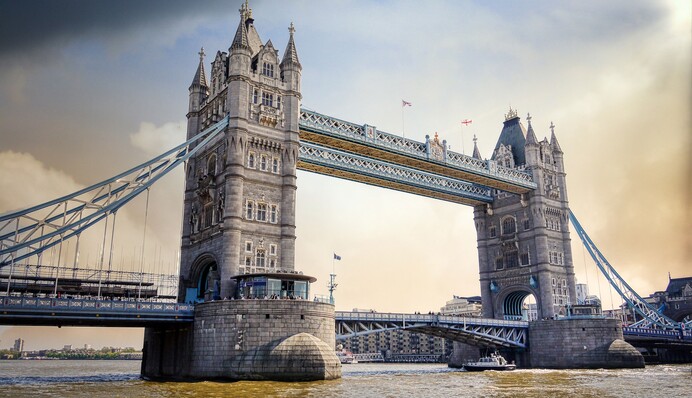 Британія відмовилася вводити обов'язкову вакцинацію від COVID-19: названо причину