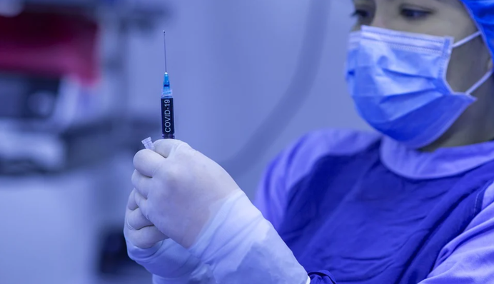 У Байдена закликали американців ревакцинуватися: названо серйозну причину