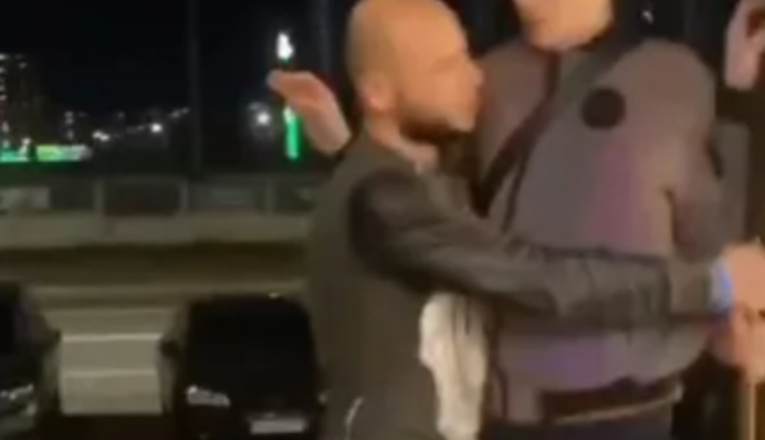 Заломали и задержали: в киевской клинике медики выбивали деньги у пациента