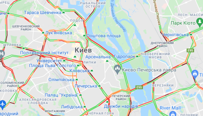 Киев сковали утренние пробки: где не проехать