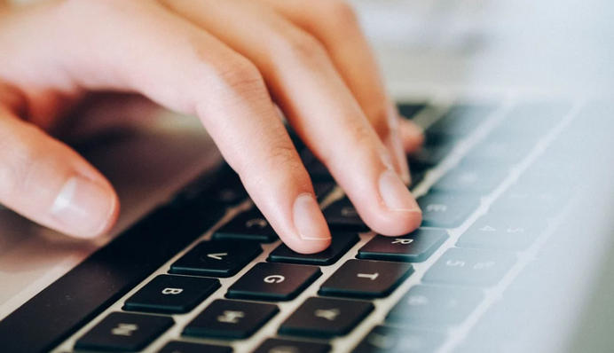 Шахраї створили фейкові сайти Приват24 та Monobank: як не стати їхньою жертвою