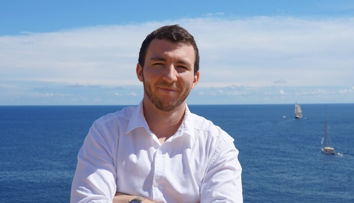 ​На вертолете быстрее: в сети бурно отреагировали на пост пресс-секретаря Зеленского с ошибками