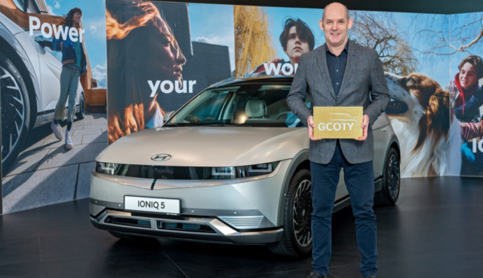 Найкращим авто 2021 став стильний електрокар: фото і відео