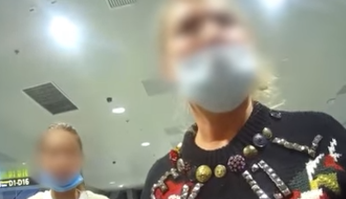 Второй снаряд в одну воронку: россиянке снова запретили въезд в Украину, видео