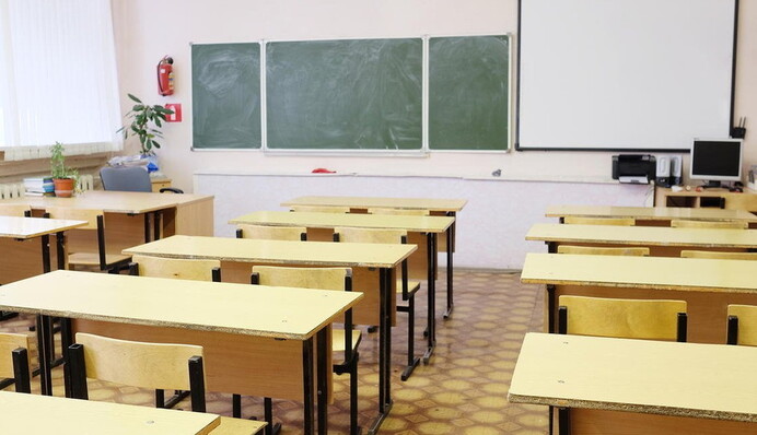 У київській школі впала стеля: чи є загроза для дітей