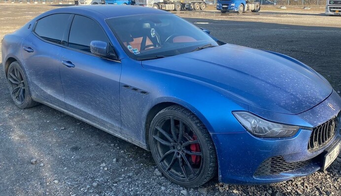 Через підроблені документи українець втратив елітний спорткар Maserati: фото