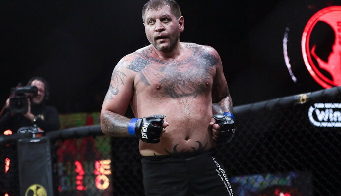 Бразильський боєць достроково переміг легенду російського MMA: відео