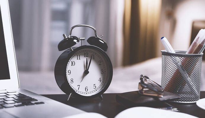​Медик объяснил вред будильника и дал два оригинальных совета, как проснуться