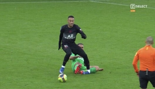 Неймар получил жуткую травму и расплакался: видео эпизода