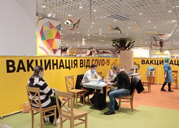 В Україні майже 12 тисяч нових випадків COVID-19 за добу: статистика на 1 грудня