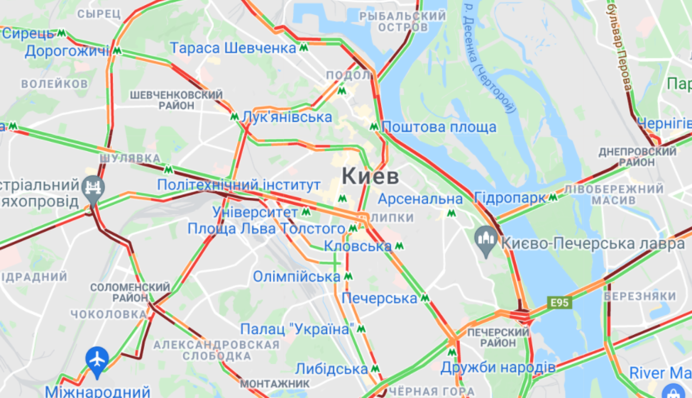 Киев стоит в утренних пробках: карта заторов и перекрытых улиц