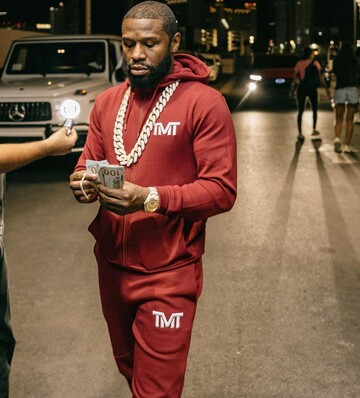 Як було і як є: найкращий боксер світу показав приголомшливі зміни у житті