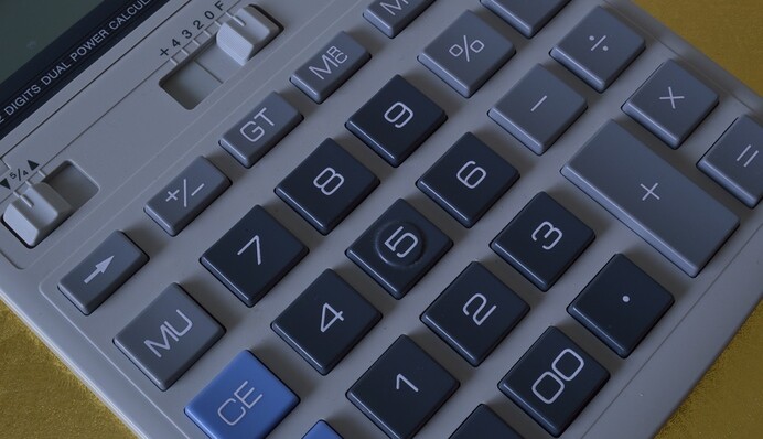 Госбюджет-2022 принят: сколько выделят на пенсии, оборону, медицину и другое