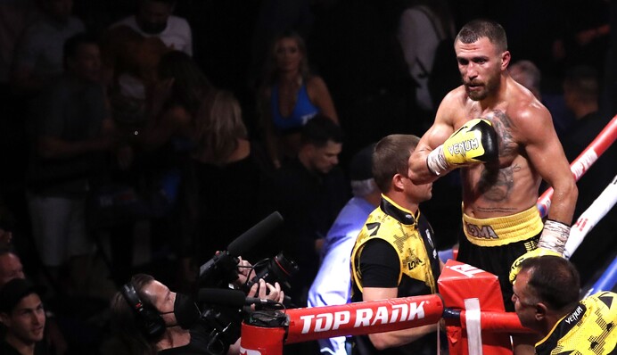 Ломаченко - Коммі: прогноз букмекерів на бій