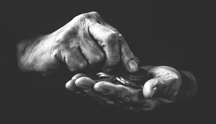 Підвищення пенсій багатьох обійшло стороною: виплати підняли лише для п'яти категорій