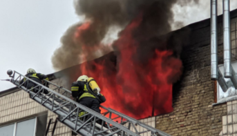 В Киеве вспыхнул мощный пожар: первые подробности и фото