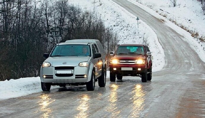 Як не потрапити в ДТП у ожеледицю: поради професійних гонщиків