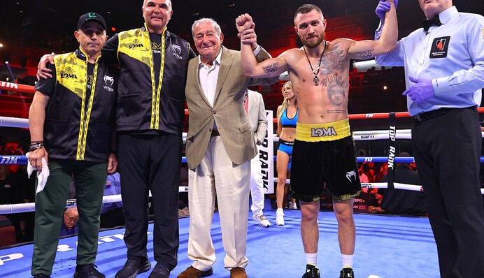 Ломаченко у фантастичному бою переміг ганського "Термінатора"