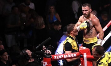 Ломаченко - Коммі: повне відео бою