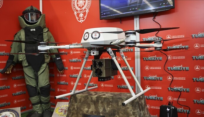 Туреччина успішно випробувала перший у світі дрон із лазерною зброєю: відео