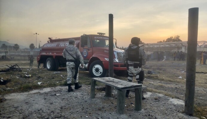 В Мексике взорвался целый арсенал пиротехники - есть жертвы: фото и видео момента ЧП