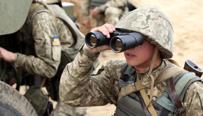 Зажигают и взрывают блиндажи врага: Сухопутные войска ВСУ поздравили видео с передовой ООС