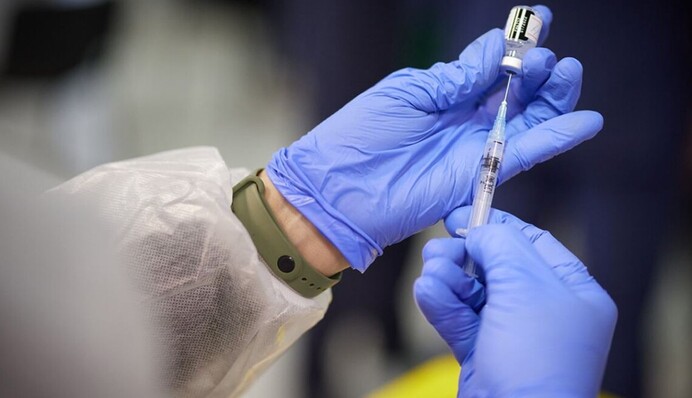 Хотів підзаробити: у Новій Зеландії чоловік зробив купу щеплень за день