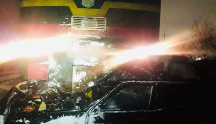 На Прикарпатье пассажирский поезд протаранил авто - есть погибшие: фото и видео