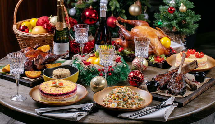 Скільки українцям коштуватиме новорічний стіл: варіант бюджетний і дорожчий