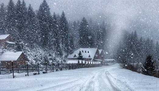 С неба будет лить и сыпать: детальный прогноз погоды на День святого Николая