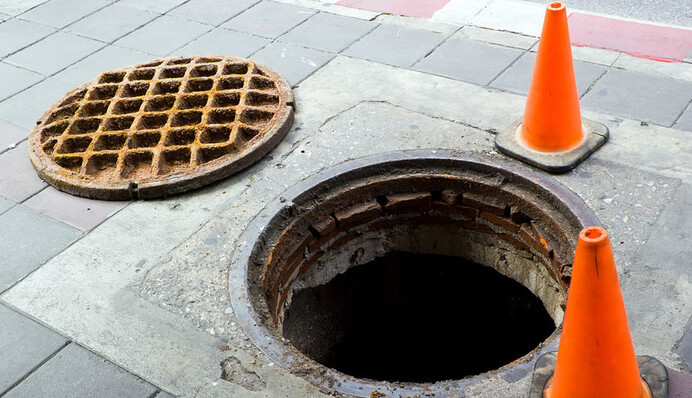 ​У Львові каналізаційним люком убило дитину: під підозрою два чиновники